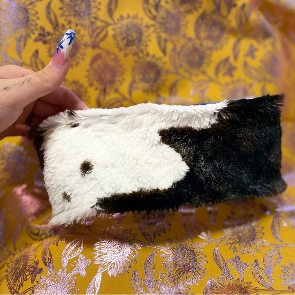 One size fits all usually handmade plush reversible bow tie headwarmer 😻 - Picture 2 of 3